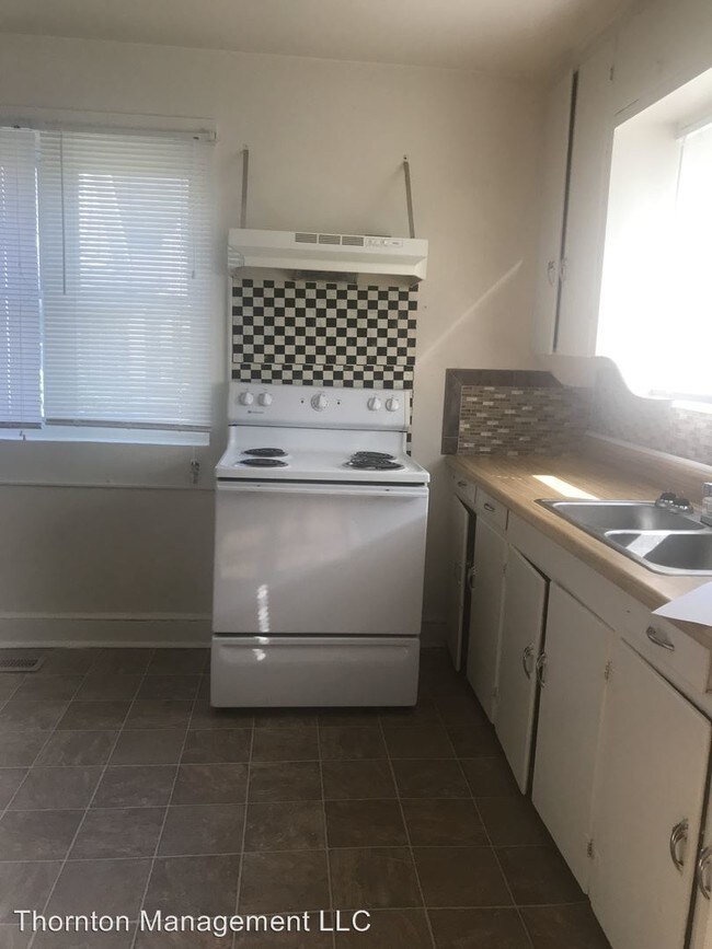 Building Photo - 913 Monument Ave