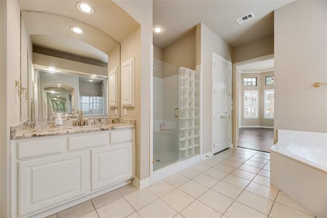 Building Photo - 15127 Springwood Dr