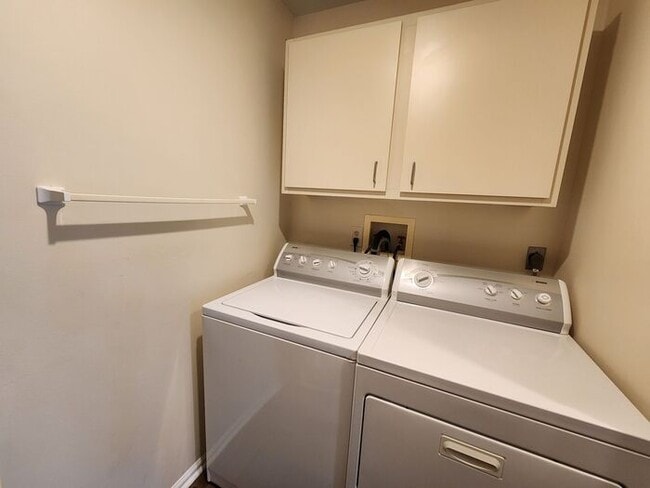 Building Photo - Move In By February 28th - Pay ONLY A $500 Deposit!!