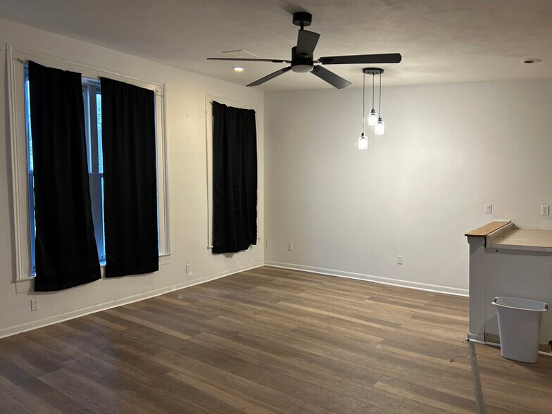 Building Photo - 3276 Main St