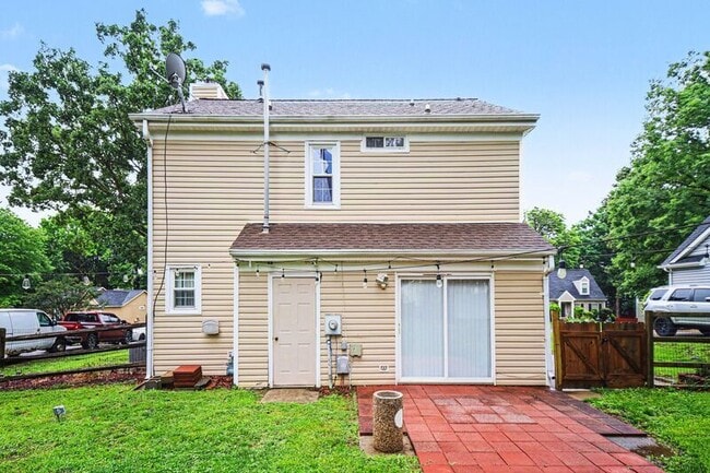 Building Photo - 7601 Swedish Ivy Ln