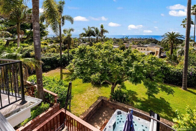 Building Photo - 701 N Granados Ave