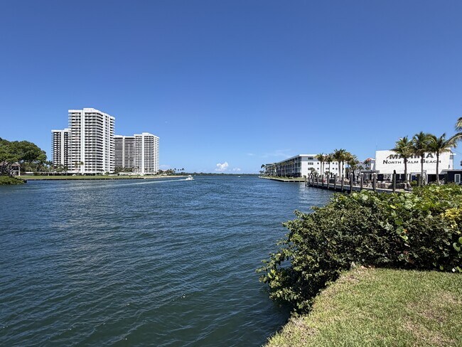 Building Photo - 1036 US-1