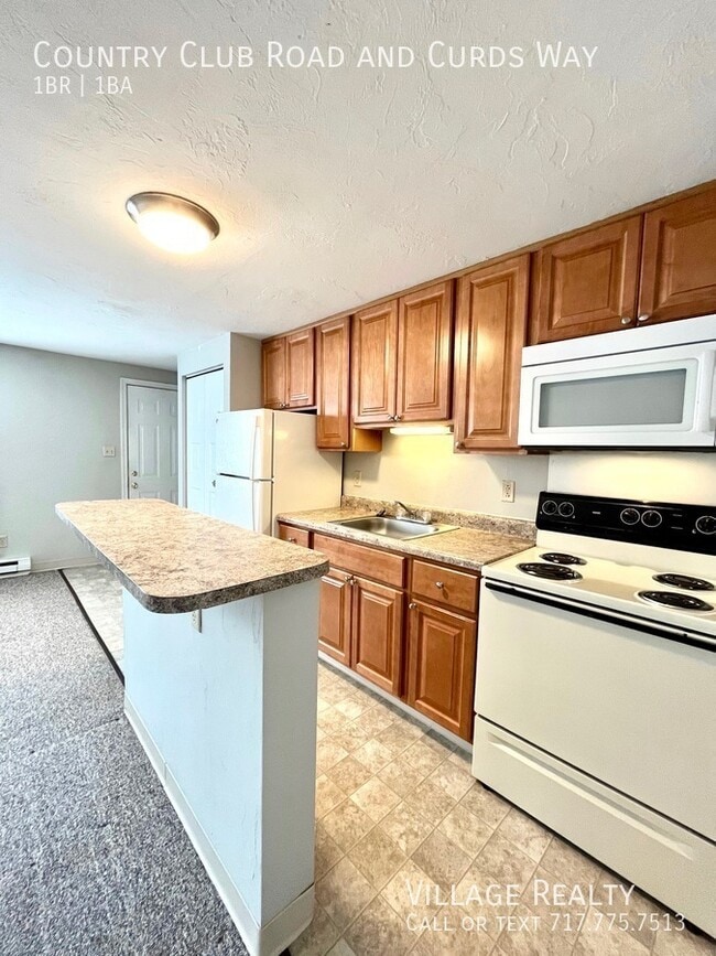 Building Photo - 681 Country Club Rd