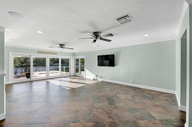 Building Photo - 2316 NE 20th St