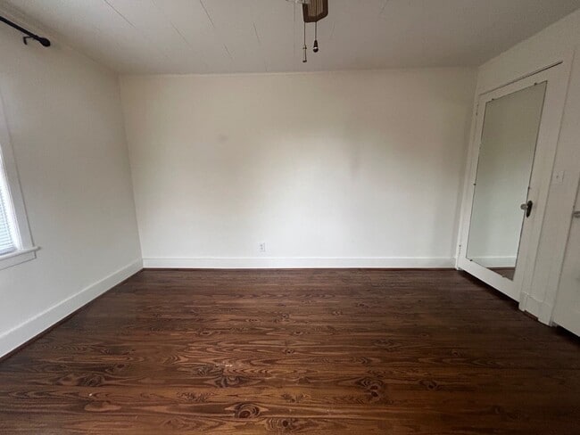 Building Photo - 939 Central Dr