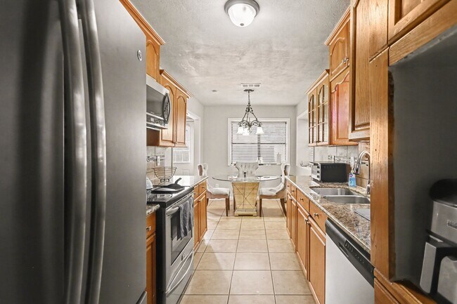 Building Photo - 23219 Good Dale Ln