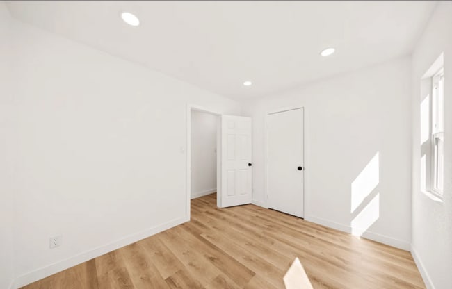 Building Photo - 2925 W Shorb St