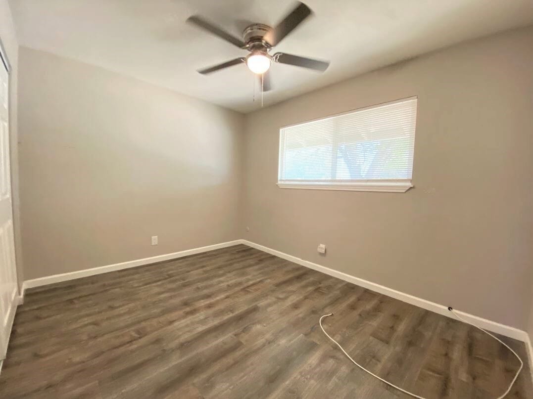 Building Photo - 809 E Bellevue Rd