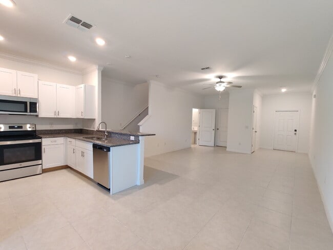 Building Photo - 30834 Veridian Wy