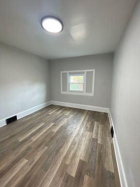 Building Photo - Completely renovated 4 bed 1 bath home near Kennywood Park!