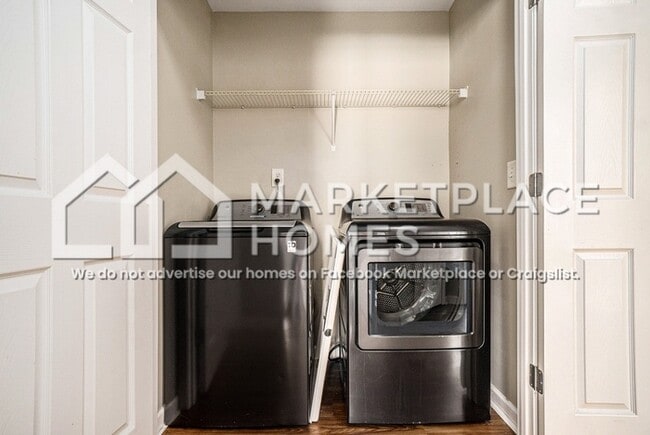 Building Photo - 5802 Westchase St