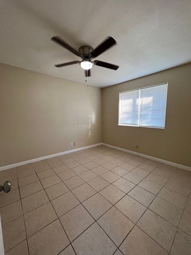 Building Photo - Newly refreshed 2BD/2BA duplex in Eagle Lake, TX.