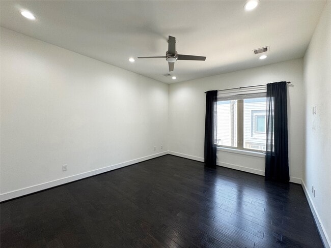 Building Photo - 2905 Gillespie St