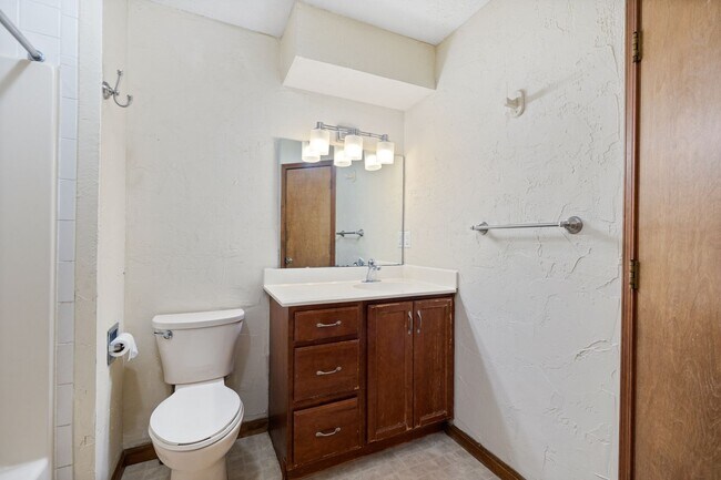 Building Photo - S1005-MF2