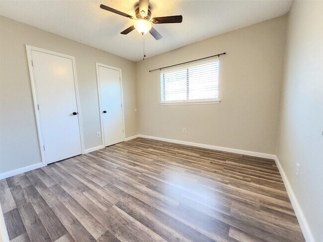 Building Photo - 2641 Berkshire Ln