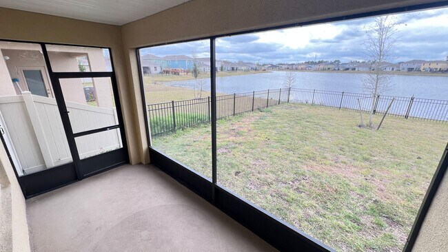 Building Photo - Beautiful Harmony Central Water Front Home AVAILABLE NOW!