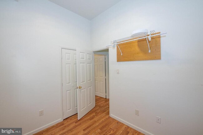 Building Photo - 1526 Mt Vernon St