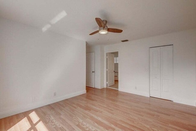 Building Photo - 10758 Lake Jasmine Dr