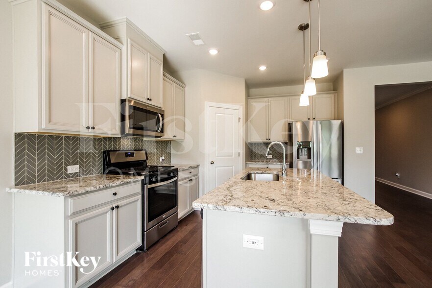 Building Photo - 3009 Striped Maple Ct