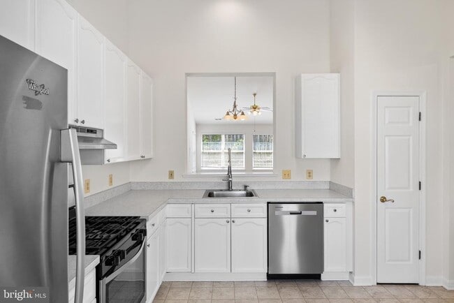 Building Photo - 11318 Savannah Dr