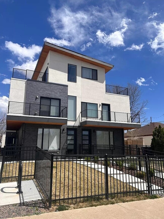 Building Photo - Beautiful Sloans lake Two Bed / Two and a ...