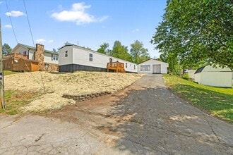 Building Photo - 2237 Weaver Pike