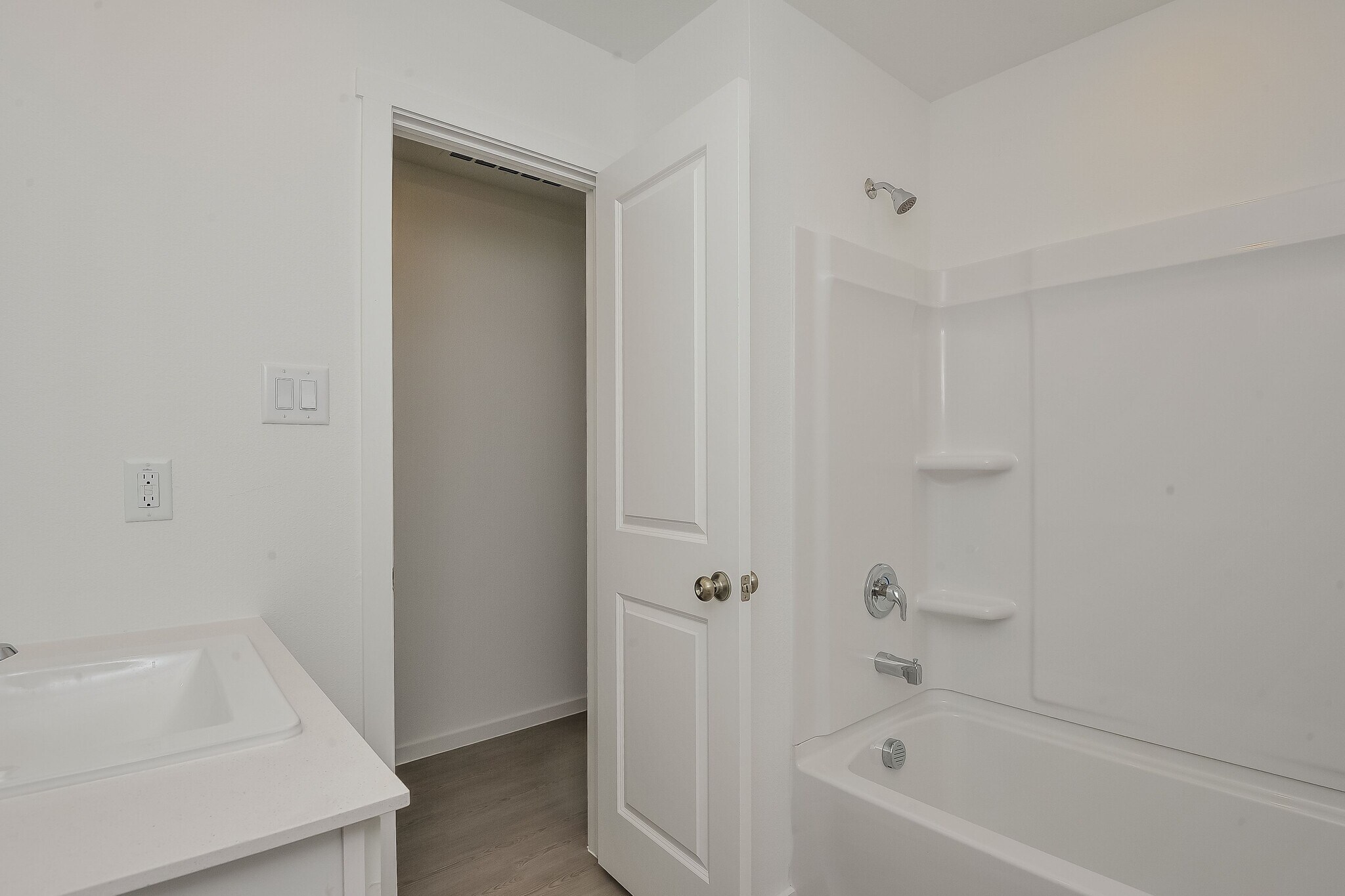 Building Photo - 10136 Dalgreen Cir