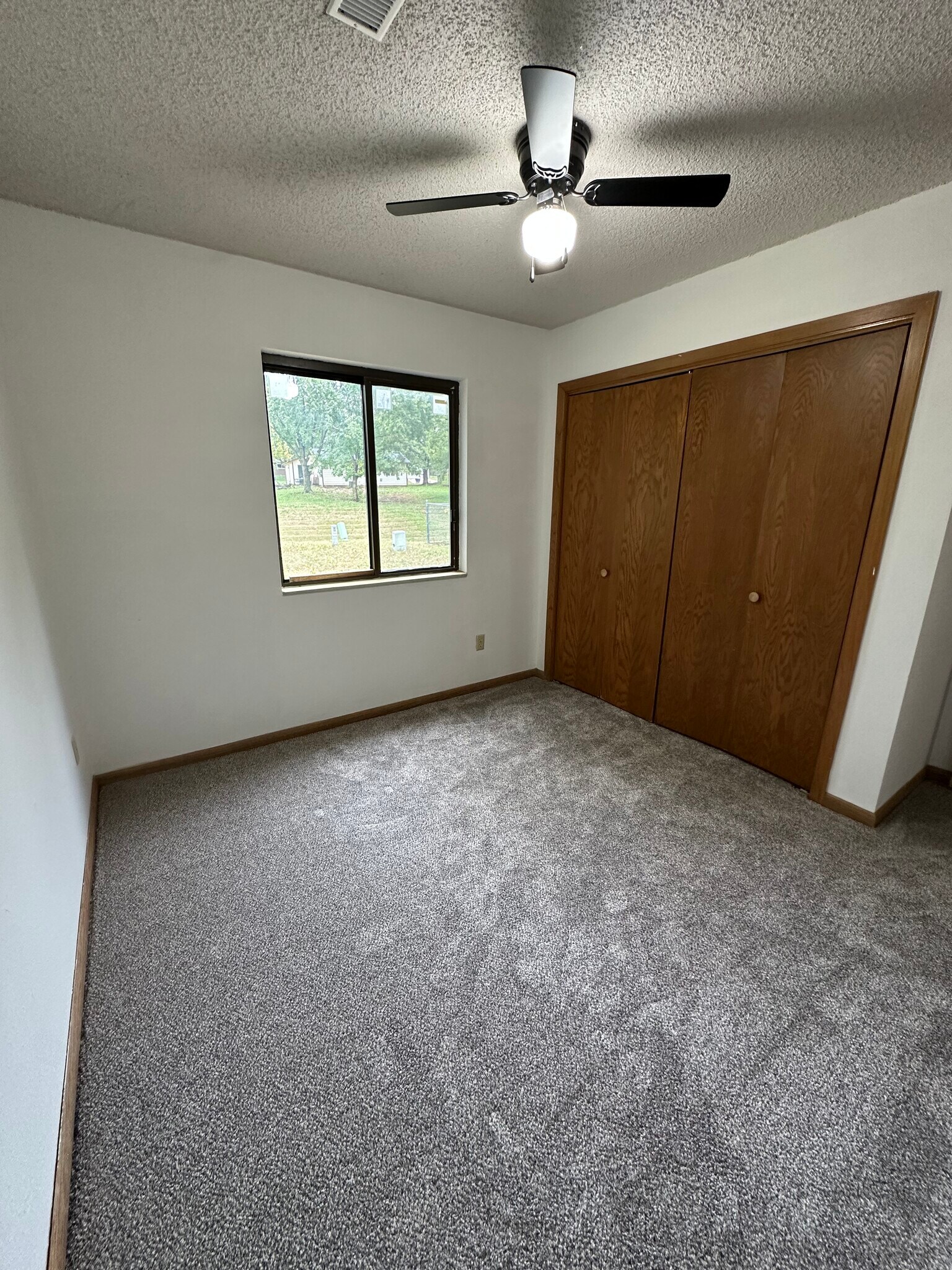 Building Photo - 2018 N Rosewood Ct