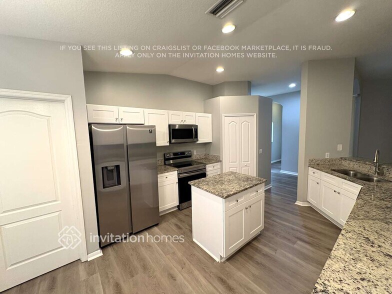 Building Photo - 5902 Falconpark Ct