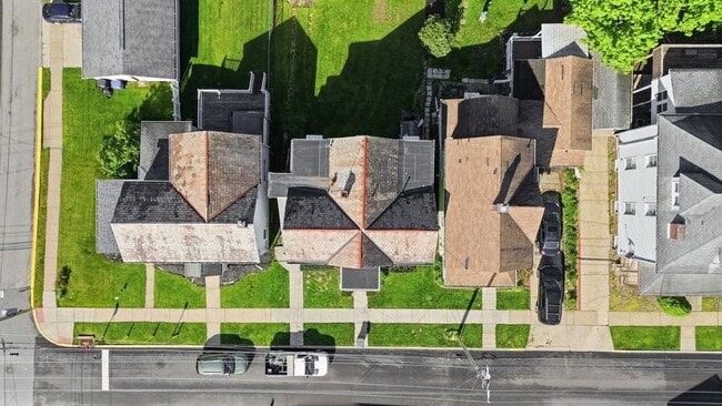 Building Photo - 125 S Clay St