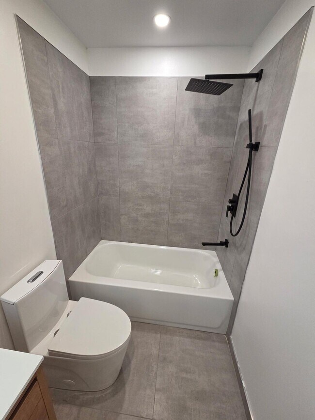 Building Photo - 4869 Stoneybrook Blvd