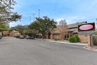 Building Photo - 7685 Northcross Dr