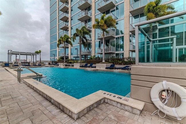 Building Photo - 777 N Ashley Dr