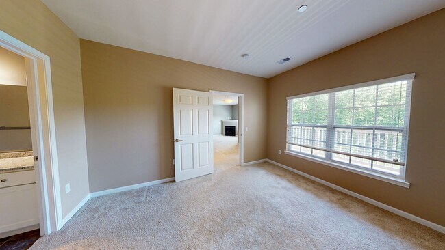 Building Photo - Second Floor Front Facing 2 Bedroom in a Gated Community!