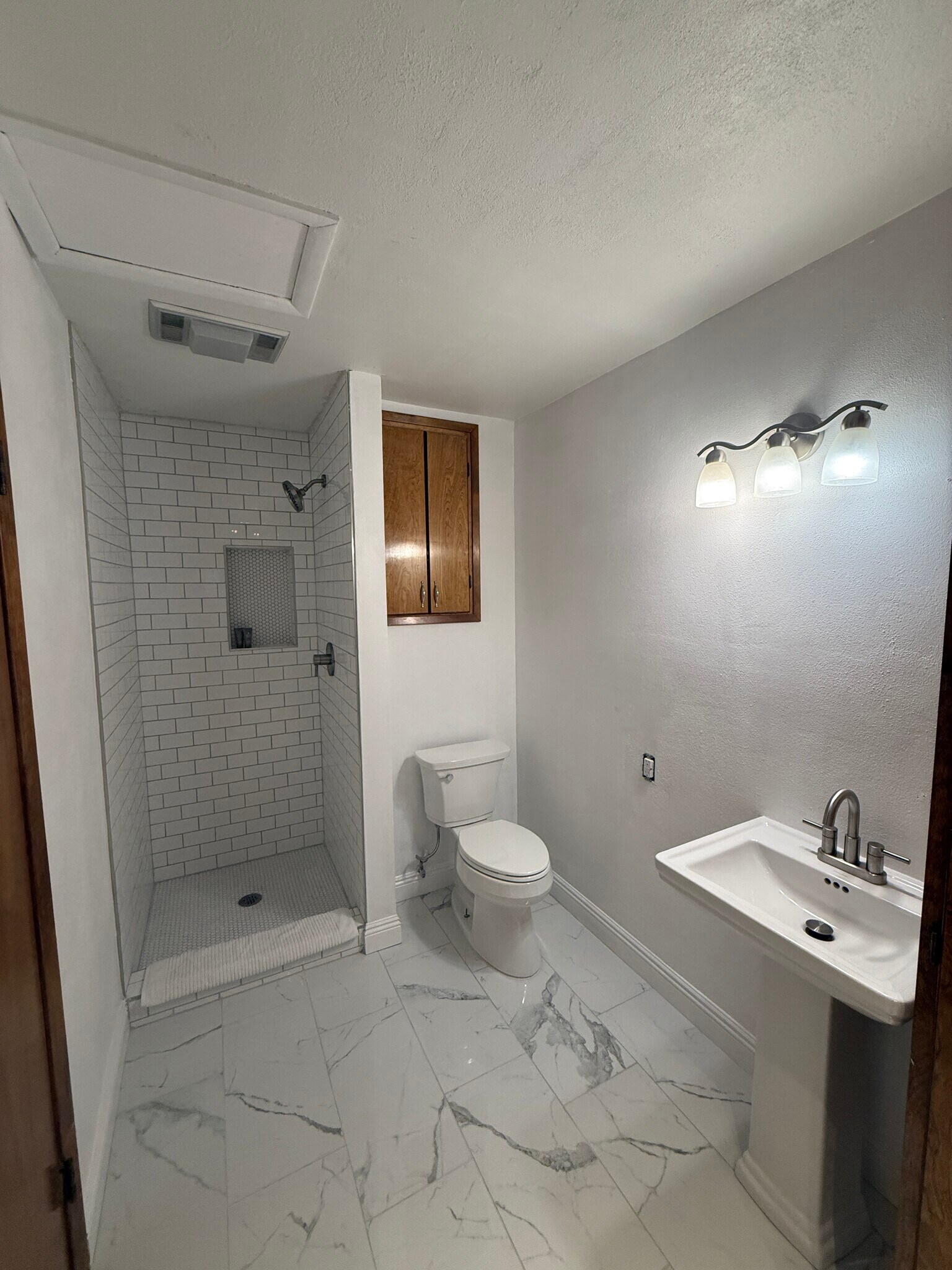 Building Photo - 1618 W Locust St