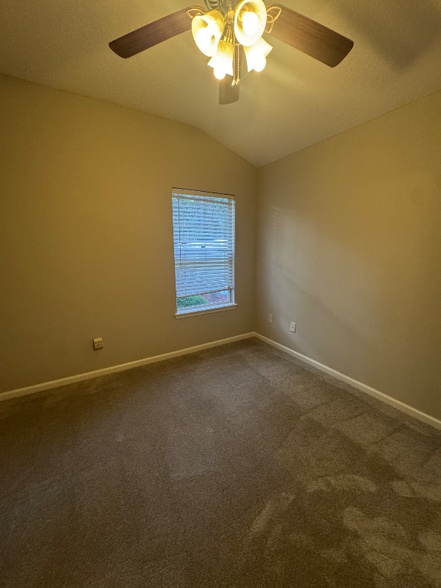 Building Photo - 6479 Silver Glen Dr