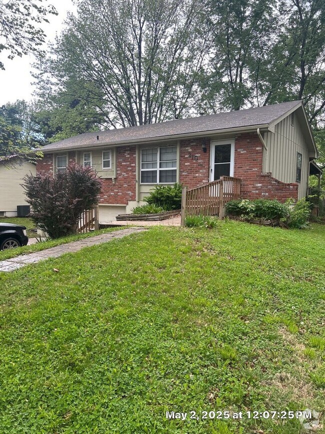 Building Photo - AVAILABLE! Beautiful 3 Bedroom Home in Nor...