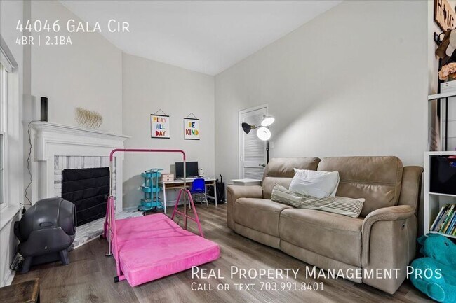 Building Photo - 44046 Gala Cir