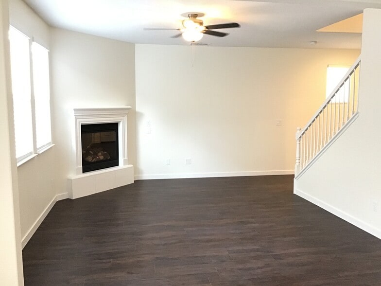 Building Photo - 1940 Black Sand Dr