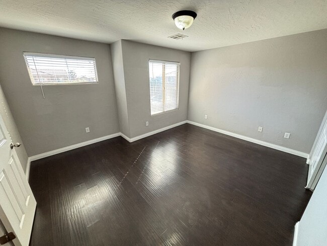 Building Photo - Gorgeous 3Bed/2.5Bath, 2-Story Home located in the Aliante Area- $500 Off Move In Fees