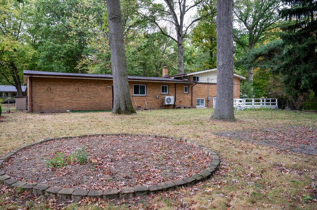Building Photo - 46254 Custer Ave