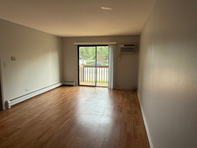 Building Photo - 8238 Woodland Dr