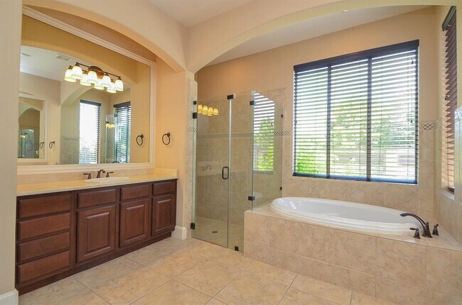 Building Photo - 27411 Robillard Springs Ln