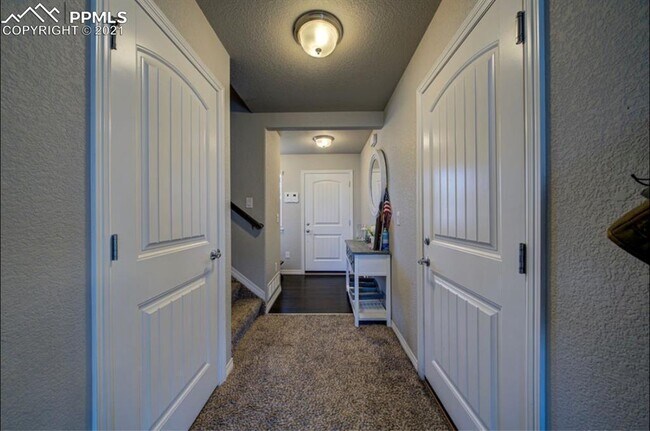 Building Photo - 6673 Galpin Dr