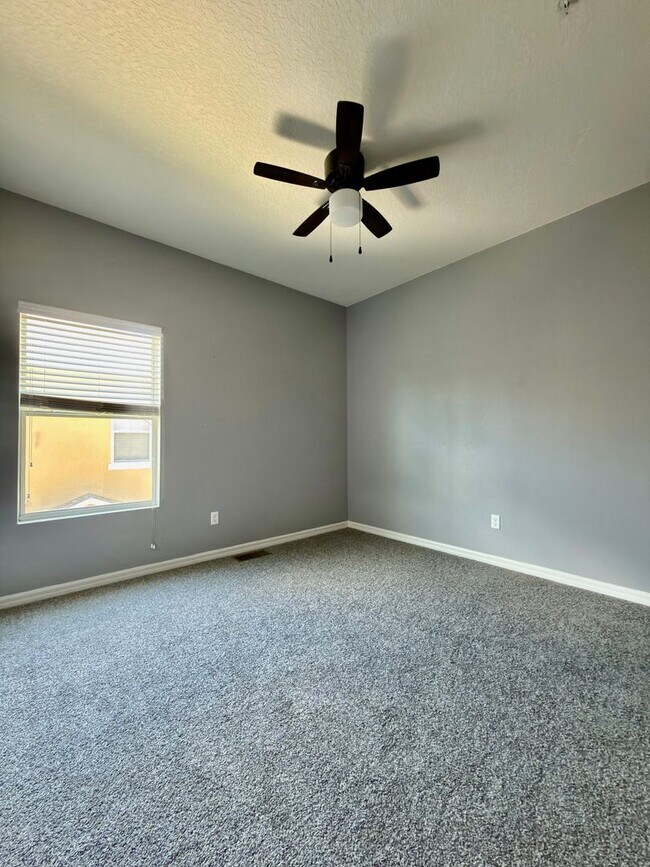Building Photo - 2305 Betsy Ross Ln