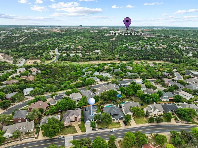 Building Photo - 9309 Bluegrass Dr