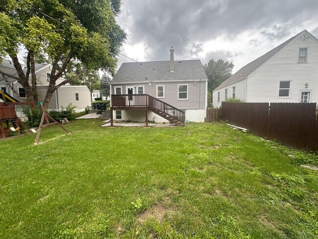 Building Photo - 2130 S 47th St