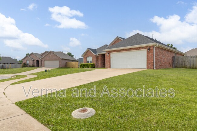 Building Photo - 4307 SW Fieldstone Blvd