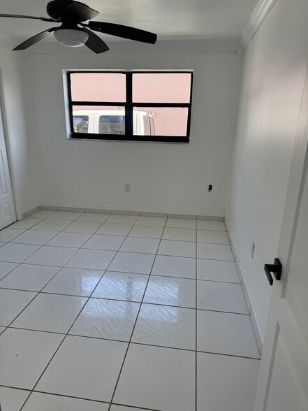Building Photo - 7495 S Waterway Dr